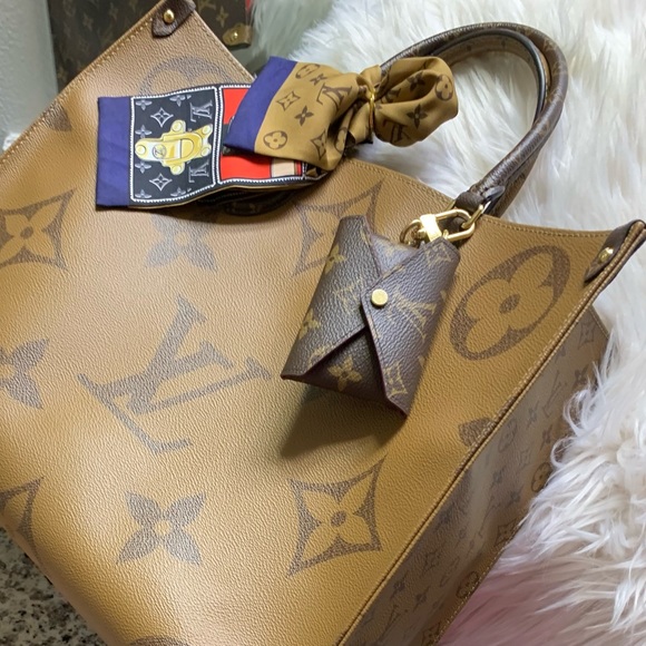 💕 LV Onthego GM w/ mono - Picture 9 of 17